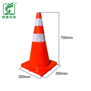 Cône de signalisation routière en PVC rouge de 700 mm avec base réfléchissante prismatique haute intensité de 350x350 mm, 1,8 kg, pour la sécurité routière Shunlu A045 - Product Image 6