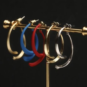 Boucles d'oreilles pendantes élégantes et luxueuses au design artistique pour femmes, en alliage serti de diamants, plaqué cuivre poli - Product Image 3