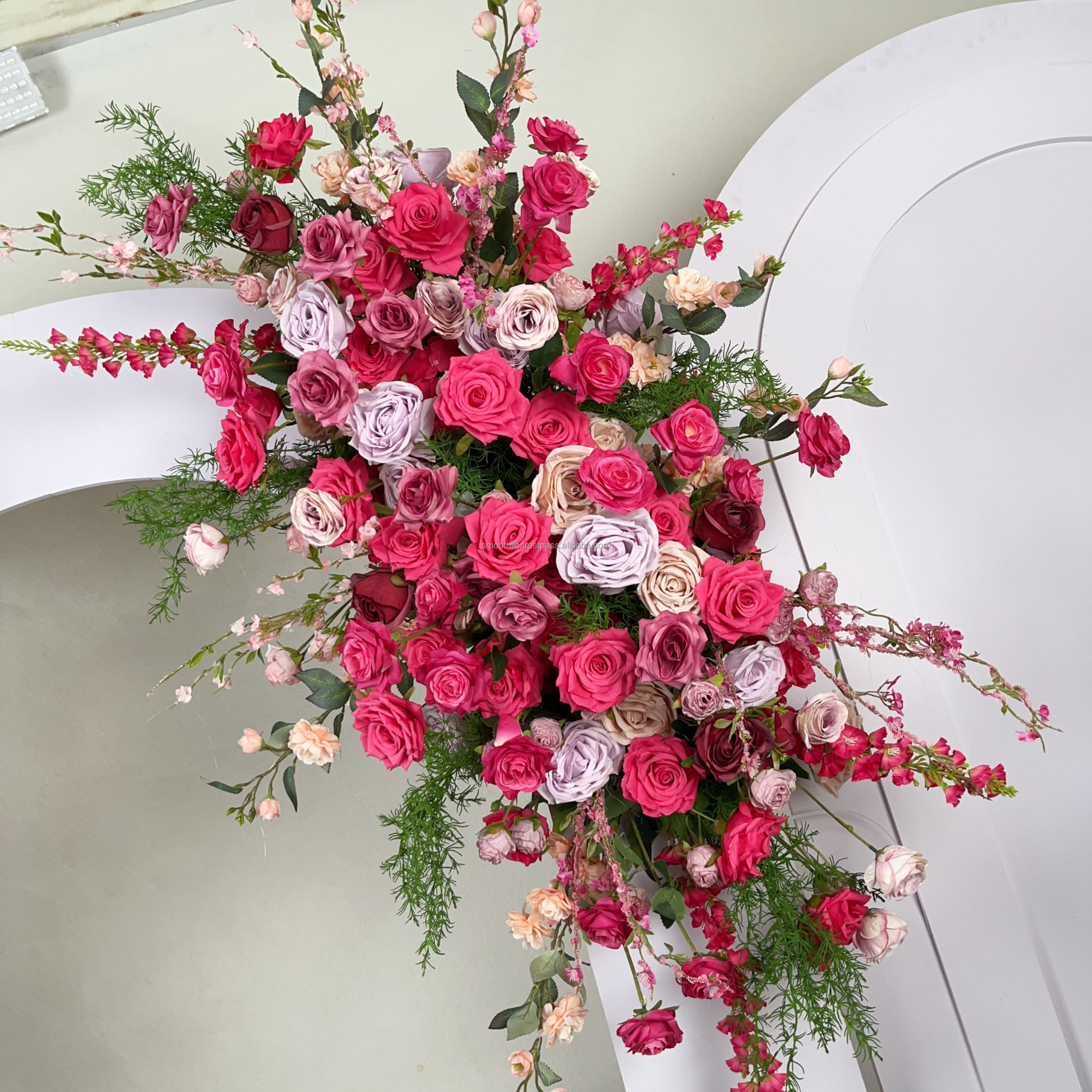 รองเท้าวิ่งลายดอกไม้