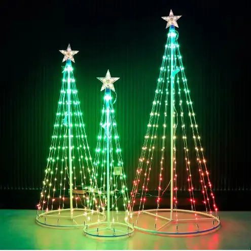 Il design a forma di stella conica a cinque punte illumina le luci dell'albero di Natale all'aperto