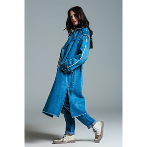 Gabardina de mezclilla con cinturón y bordes sin rematar en lavado medio - Product Image 3