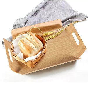 Plateau de service en bois massif avec poignée laquée pour la présentation et le stockage des aliments Y-569423 - Product Image 2