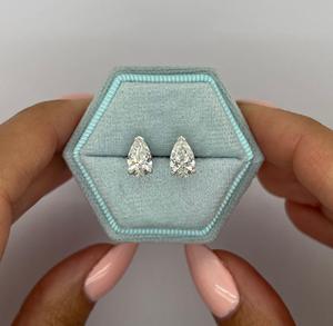 Boucles d'oreilles clous en diamant or premium, argent sterling 925, bijoux fins de luxe étincelants, cadeau élégant pour mariage et soirée - Product Image 1