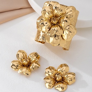 Jingciren Boutique <b>Cross</b>-border New Hammer Pattern Women's Old <b>Bracelet</b> Three-dimensional Flower Wide Opening <b>Bracelet</b> Earrings - Product Image 1