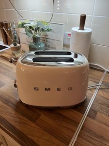 Tostadora <span class=keywords><strong>SMEG</strong></span> TSF01 Retro de 2 Rebanadas en Negro Mate y Acero Inoxidable con Funciones de Descongelar, Recalebar y Tostar - Product Image 5
