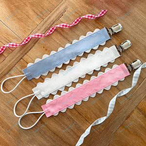 Clips de chupete para bebé recién nacido <span class=keywords><strong>personalizados</strong></span> bordados, Clips de chupete de cinta lisa <span class=keywords><strong>personalizados</strong></span> para niño <span class=keywords><strong>y</strong></span> niña con cadenas seguras - Product Image 5