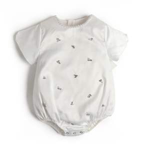 Pyjama blanc personnalisé <span class=keywords><strong>pour</strong></span> nouveau-né costume de sommeil couleur unie perlée vêtements de baptême <span class=keywords><strong>pour</strong></span> bébé filles décontracté manches courtes été <span class=keywords><strong>pour</strong></span> - Product Image 1