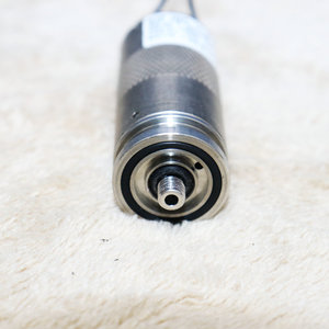 Válvula Solenoide Kip Inc 9X148C-F 5Vdc 7Watts Orificio 020 Ct 36032 - Product Image 3