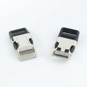 Hebilla de liberación lateral de aleación de zinc de 20 mm plateada resistente al desgaste para bolsos, cinturones, mochilas y herrajes - Product Image 1