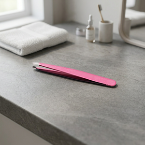 Pinzas para Cejas ASAP Personalizables de Acero Inoxidable con Punta Inclinada, Ecológicas, Clásicas, con Recubrimiento en Polvo Rosa, Embalaje Elegante - Product Image 3