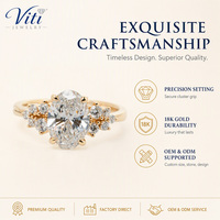 Bague Viti en or jaune 18 carats certifiée IGI avec diamant ovale de laboratoire en grappe florale, bijou raffiné d'inspiration botanique, romantique et élégant
