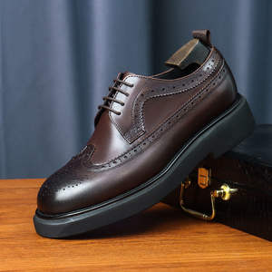 Chaussures habillées carrées pour hommes en cuir brocart gravé, faites à la main, haut de gamme, respirantes, antidérapantes, pour mariages et événements formels - Product Image 2