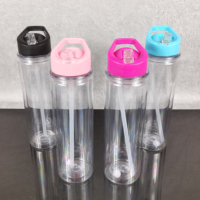 Entrepôt aux États-Unis Bouteille d'eau de 16oz en plastique transparent à double paroi sans Bpa pour enfants avec paille à rabat colorée et couvercles