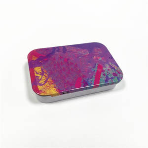 Estuche Metálico Personalizado con Relieve para Guardar Cigarrillos, con Dos Botones y Protección Infantil - Product Image 2