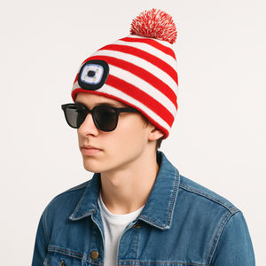 Bonnet en tricot rayé rouge et <span class=keywords><strong>blanc</strong></span> avec un pompon moelleux sur le dessus et un chapeau à LED pratique <span class=keywords><strong>de</strong></span> style tête <span class=keywords><strong>de</strong></span> mort - Product Image 5