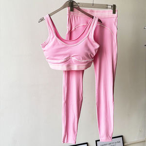 Set Sportivo Leggero da <span class=keywords><strong>Donna</strong></span> per Fitness e Yoga, Reggiseno e Leggings ad Alta Elasticità e Traspiranti, <span class=keywords><strong>Abbigliamento</strong></span> Sportivo Comodo con Logo Frontale - Product Image 3
