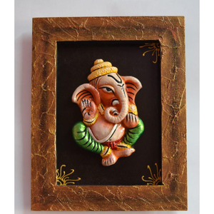 Jarrón de Mesa y Ídolo Decorativo de Arcilla Hecho a Mano con Diseño Art Deco del Dios Ganesha para Bodas, Cumpleaños y Diwali (Diseño Vertical) - Product Image 1