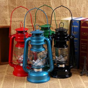 Lámpara de Queroseno Vintage, Lámpara de Huracán de Hierro y Vidrio, Lámpara de Aceite Retro Portátil para Colgar en Exteriores, para Decoración de Jardín - Product Image 4