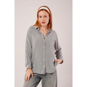 Camisa Casual de Viscosa a Rayas Grises Oversize para Mujer Lustrin con Detalle de Bolsillo Frontal - Blusa Holgada al por Mayor para Damas - Product Image 1