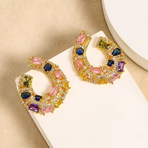 Pendientes de Aro en Forma de U Bella Viva Luxury, Latón Chapado en Oro de 18K con Circonita Cúbica <span class=keywords><strong>Multicolor</strong></span>, Regalo Ideal para Mujer - Product Image 5