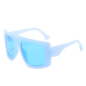<span class=keywords><strong>Lunettes</strong></span> de soleil <span class=keywords><strong>tendance</strong></span> <span class=keywords><strong>2022</strong></span> <span class=keywords><strong>Lunettes</strong></span> de soleil carrées surdimensionnées à la mode pour femmes Protection UV400 <span class=keywords><strong>Lunettes</strong></span> de soleil en PC - Product Image 3