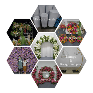 Arco de Flores Artificiales Hecho a Mano en Seda Blanca y Verde, Diseño Moderno para Entrada de Boda, Fondo Floral para Escenario - Product Image 5
