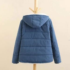 Abrigo de <span class=keywords><strong>Moda</strong></span> <span class=keywords><strong>2023</strong></span> de Buena Calidad para <span class=keywords><strong>Mujer</strong></span> con Capucha de Piel Grande, Abrigo Acolchado Corto de Invierno al por Mayor, Ropa para <span class=keywords><strong>Mujer</strong></span> - Product Image 5