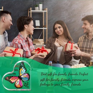 งานฝีมือคริสตัลรูปหัวใจทำจากอะคริลิคโปร่งใสพร้อมของขวัญวันแม่แบบข้ามพรมแดนสำหรับเป็นของที่ระลึกรูปผีเสื้อ - Product Image 3