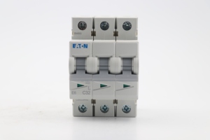 ארון חלוקת מפסקים EATON E6-1/1/C לתאורה תעשייתית, התקנה ניידת ופירוק, רב-מפרט - Product Image 4