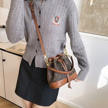 <span class=keywords><strong>Bolso</strong></span> de lujo Luo de alta gama para mujer, nuevo modelo elegante y con estilo, <span class=keywords><strong>bolso</strong></span> <span class=keywords><strong>pequeño</strong></span> tipo cubo, <span class=keywords><strong>bolso</strong></span> de hombro moderno, <span class=keywords><strong>bolso</strong></span> cruzado. - Product Image 5
