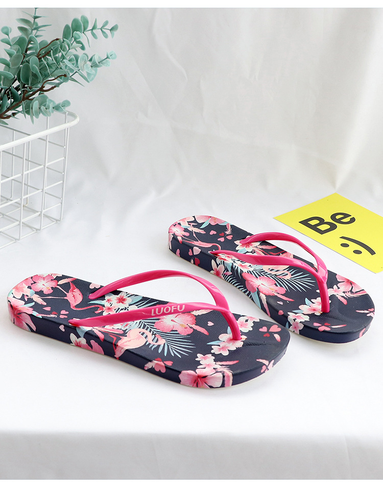 Latest Ladies Filpflops Summer Outside Wearing Flip Flops Flat Beach Slippers For Girls
