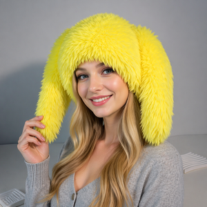 Gorro de invierno con orejas de conejo divertidas y lindas, cálido, de peluche suave, color caramelo, con letras, para negocios, playa y diversas ocasiones. - Product Image 1
