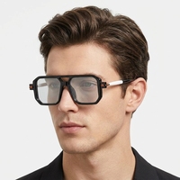Nouvelle Arrivée Lunettes de Soleil Homme Oversize Monture Plastique Style Bouclier avec Branches Contrastées Protection UVA UVB Sports de Plein Air Festival