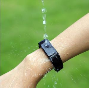 Vòng đeo tay báo động cá nhân có thể sạc lại KKM W59, tích hợp đèn báo và nút cảm ứng - Product Image 3