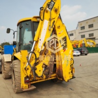 Chargeuse-pelleteuse JCB 3CX/4CX d'occasion avec moteur Perkins de 7 tonnes et 55 kW d'Puissance, en bon état
