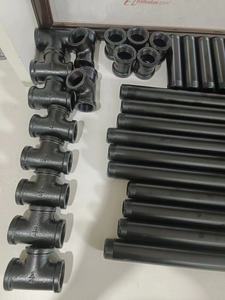 Étagères pour tuyaux industriels Étagères flottantes rustiques en bois et en métal, étagères décoratives pour la maison Support mural avec casier à vin - Product Image 3