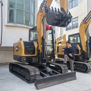 Excavatrice Sany SY60C avec godet de terrassement d'une capacité de 0,18 m³, poids opérationnel de 1,2 tonne, machinerie lourde d'occasion - Product Image 2