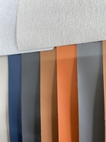 Tissu en cuir artificiel PVC en gros, texture simili cuir véritable, épaisseur/taille personnalisable, résistant à l'eau/aux plis, pour la décoration intérieure