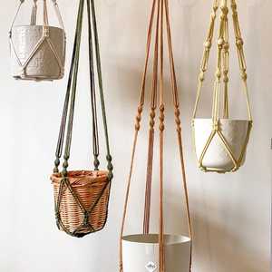 Colgador de Macramé Hecho a Mano, Estilo Boho, Decoración para Plantas de Interior, para Sala de Estar, 100% Artesanal, Forma Irregular - Product Image 1