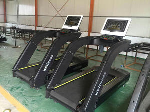 Tapis roulant commercial multifonctionnel, vitesse réglable de 1 à 20 km/h, fonction de lecture de films via WiFi, machine robuste et stable pour tous. - Product Image 5