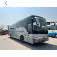 Un bus d'occasion de haute qualité, presque neuf, modèle 6128, avec 50 sièges, doté d'un intérieur luxueux et d'une conception spacieuse