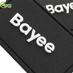 Écussons 3D souples personnalisés en silicone, PVC, caoutchouc, logo caoutchouté, badges thermocollants pour vêtements et chapeaux - Product Image 1