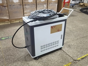 เครื่องทำความสะอาดด้วยเลเซอร์ 100W 200W 300W กำจัดสนิม สี คราบน้ำมัน เครื่องทำความสะอาดเลเซอร์พัลส์ 200w 300w แบบมือถือ กำจัดสนิมด้วยเลเซอร์ - Product Image 3