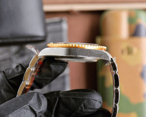 Les crochets ergonomiques sont extrêmement confortables à porter. La meilleure recommandation de luxe : Montre mécanique pour homme - Product Image 3