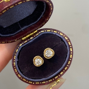 อาซูโอ ไฟน์ จิวเวลรี่ 18K ทองคำแท้สีเหลือง Au750 เพชรธรรมชาติแท้ ทรงบริลเลียนท์คัท 0.30 กะรัต ต่างหูแบบติดหูรูปดอกไม้ขนาดเล็กสุดคลาสสิก ของขวัญ - Product Image 5