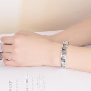 レトロなシルバーメッキブレスレット偉大な思いやりマントラハートスートラブレスレット6文字マントラサンスクリットブレスレットオープンバングル - Product Image 4