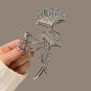 Nouvel arrivage pince creuse à <span class=keywords><strong>queue</strong></span> <span class=keywords><strong>de</strong></span> <span class=keywords><strong>cheval</strong></span> ginkgo <span class=keywords><strong>plaquée</strong></span> or grande griffe à cheveux en feuille métallique - Product Image 4