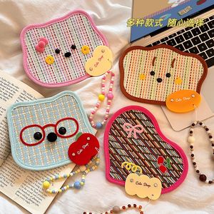 Éventail artisanal coloré en feuilles de palmier, portable, accessoire photo, pendentif décoratif, accessoire de mode estival - Product Image 1