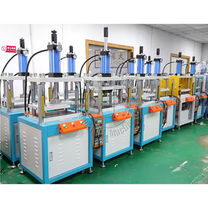 เครื่องทำบาธบอมแบบกึ่งอัตโนมัติ PLC สำหรับใช้ในบ้าน รุ่น Custom Molds 10T ความจุสูง 720 ชิ้น/ชม. เครื่องทำสบู่ก้อนแบบแข็ง - Product Image 4