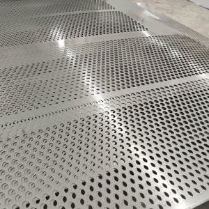 Tôle perforée hexagonale/ronde en acier inoxydable et alliage d'aluminium de haute qualité, durable - Product Image 2